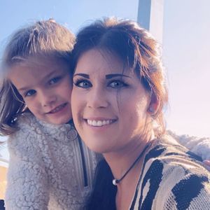 Meet your Posher, Kayce